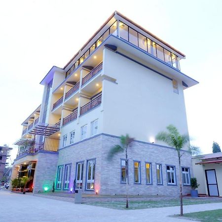 Om Gaura Hotel Pokhara Exterior photo